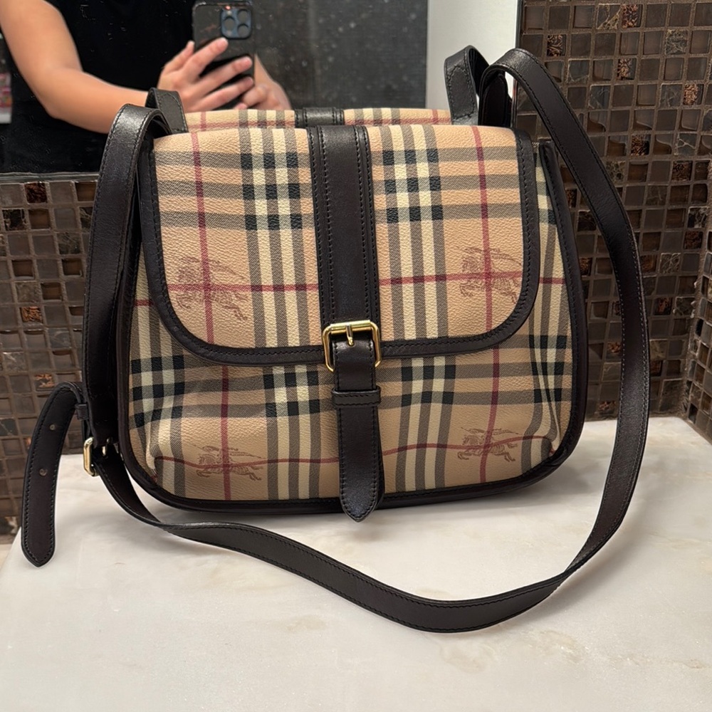 Burberry Brown Crossbody Bag with Plaid Pattern and Structured Shape